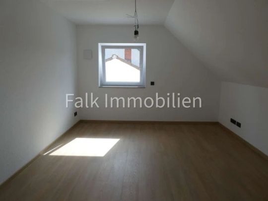 ***WOW! Erstbezug nach Kernsanierung! 2,5-ZKBB+Garage, Dachgeschoss, 3-FH in Brühl*** - Foto 1