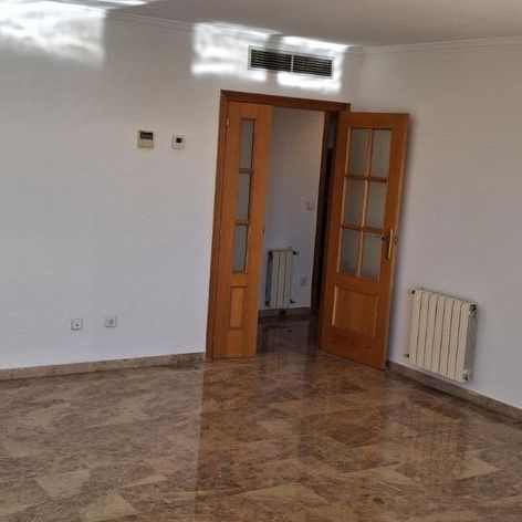 4 room luxury Apartment for rent in Valencia, Spain - Photo 1