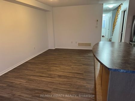 For Lease - 1384 Rennie Street, Oshawa, Ontario - Photo 2