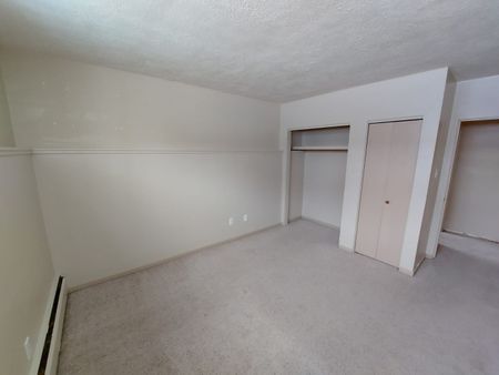 2 Bedroom Suite in Eastview - Photo 3