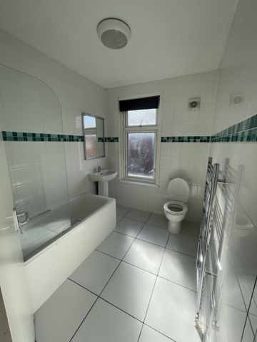 2 Bedroom Terraced House - Photo 4