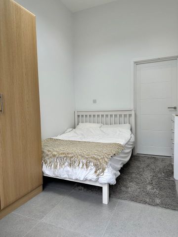 1 Bed Bungalow, Roxeth Green Avenue, HA2 - Photo 5