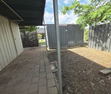 Neat 3-Bedroom Home in Convenient Royal Park Location - Photo 6