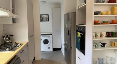 Large and Sunny Home for Rent in Otaki - Photo 3