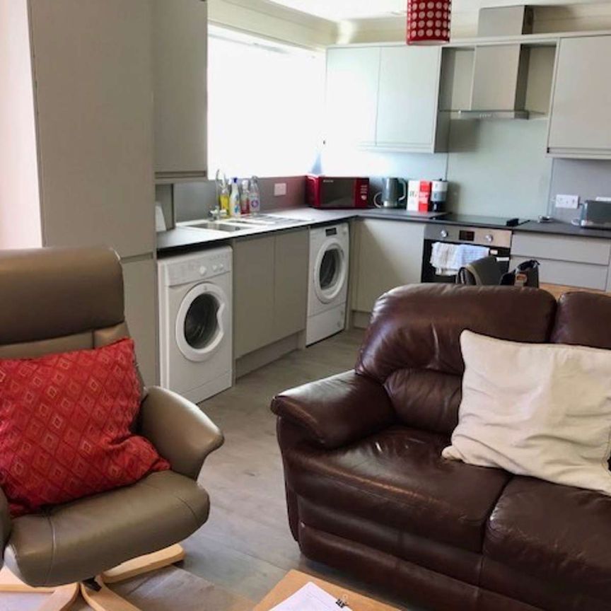 Winterbourne Road First Floor Large Single - Photo 1