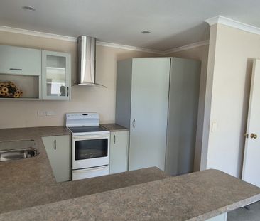 Private 2 Bedroom House - Photo 5