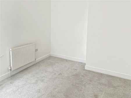 Beckett Road, Dewsbury, WF13 - Photo 5