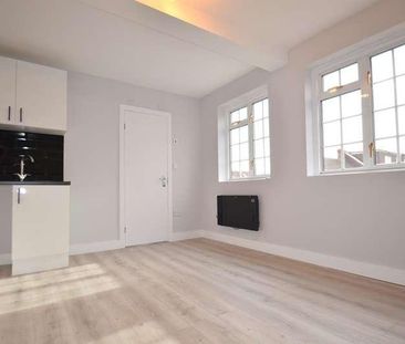 Charles Road, Staines-upon-thames, TW18 - Photo 3