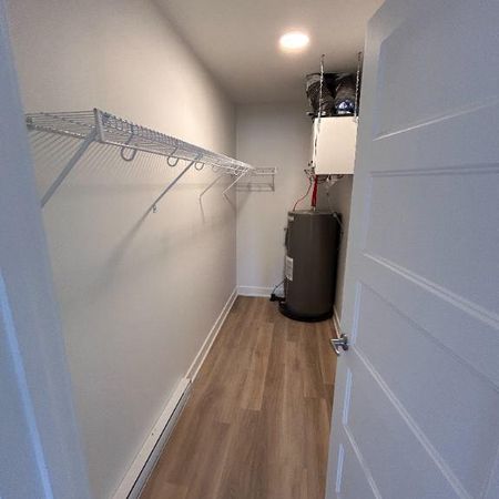 LOGEMENT 4 1/2 À LOUER PRÈS DU MÉTRO LONGUEUIL 1 JUIN 2026 - Photo 4