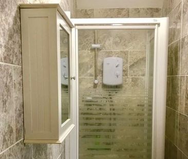 1 bedroom in a house share to rent - Photo 6