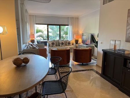 Apartamento planta baja en alquiler en Marbella, Marbella - Photo 2
