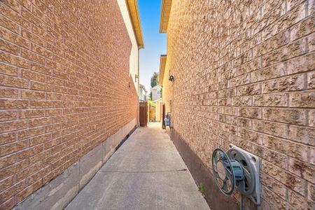 For Lease - 62 Ventana Way, Vaughan, Ontario - Photo 4