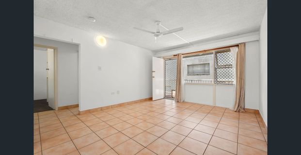 Stunning First-Floor Apartment with Uninterrupted Ocean Views - Photo 1