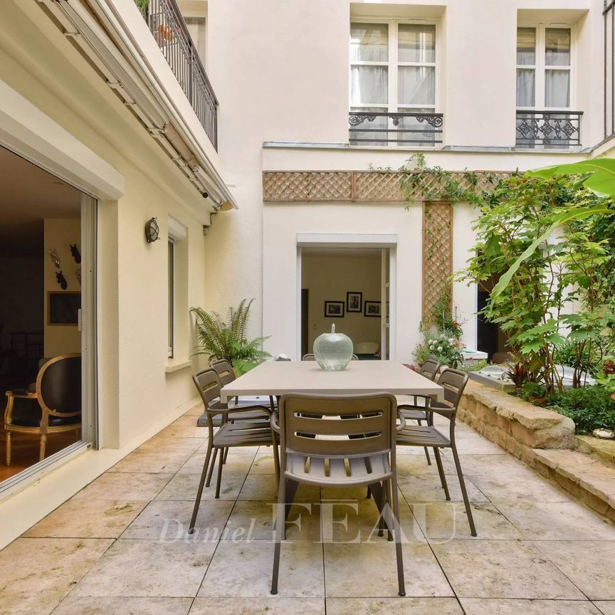 Location appartement, Paris 8ème (75008), 5 pièces, 192.63 m², ref 86172169 - Photo 1