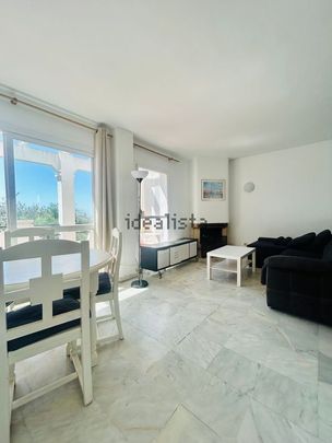 Alquiler de chalet pareado en Avenida Benajarafe s/n - Photo 1