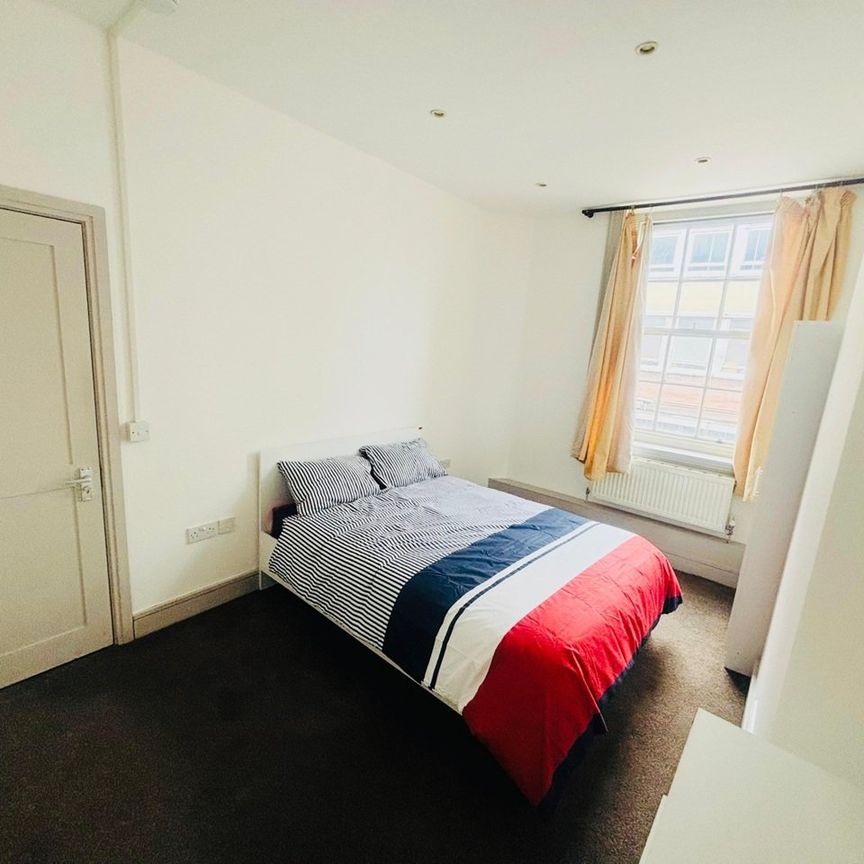 Room in a Shared Flat, Lewisham, SE13 - Photo 1