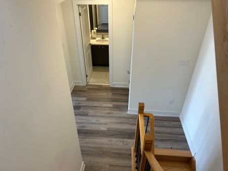 For Lease - 7 Phelps Lane Unit# 2, Richmond Hill, Ontario - Photo 5