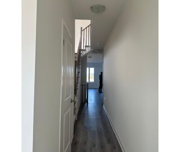 For Lease - 5 Sagewood Avenue Unit# 5, Barrie, Ontario - Photo 2