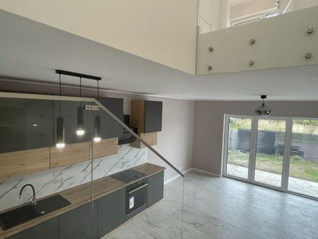 Nowiutki z pełnym wyposażeniem - Zdjęcie 4