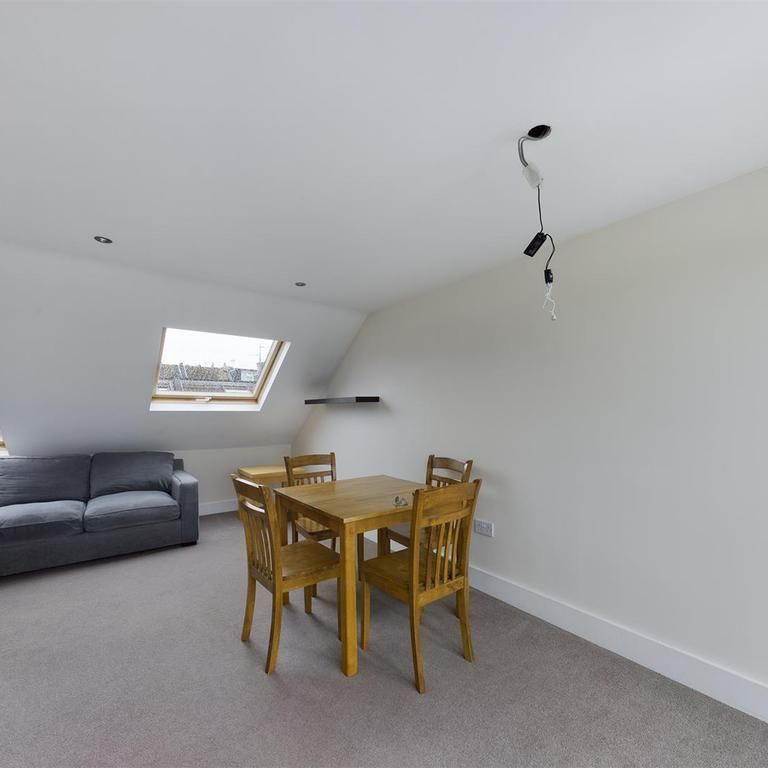 4 bedroom terraced house to rent - Photo 1