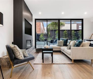 Stunning Family Haven in Elwood – Available 12 Jan 2026 - Photo 2