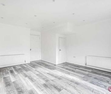 Hennessy Road, Edmonton, N9 - Photo 1