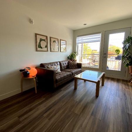 3 1/2 TOUT INCLUS - SEMI MEUBLÉ - DISPO MAINTENANT - Photo 3