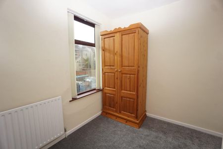 3 bedroom House To Let - Photo 5