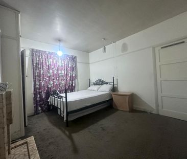 Room in a Shared House, Vaughan Gardens, IG1 - Photo 1