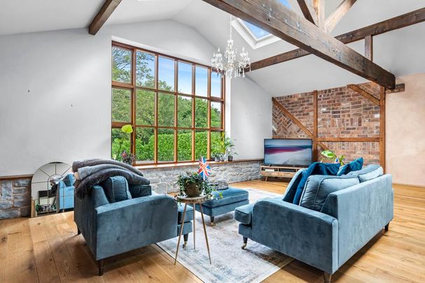 3 bedroom barn conversion to rent - Photo 1