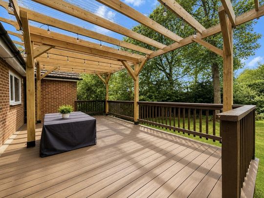 4 bedroom house to rent - Photo 1