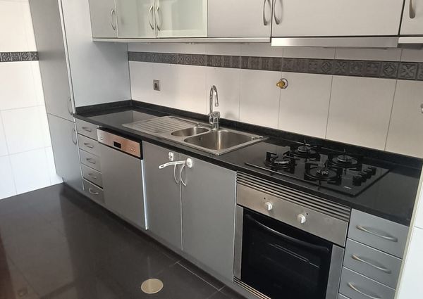 Apartamento T2 em Condomínio Fechado com Piscina, Matosinhos-Sul