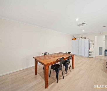 Spacious Family Home in the Heart of Gungahlin - Photo 3