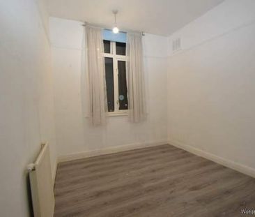 2 bedroom property to rent in Addlestone - Photo 4