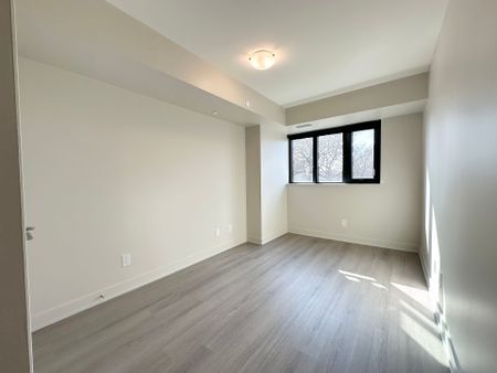 For Lease - 3385 Dundas Street Unit# 323, Toronto, Ontario - Photo 4