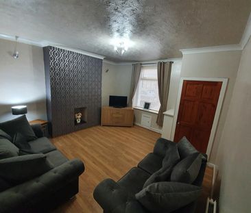 2 bedroom House To Let - Photo 2