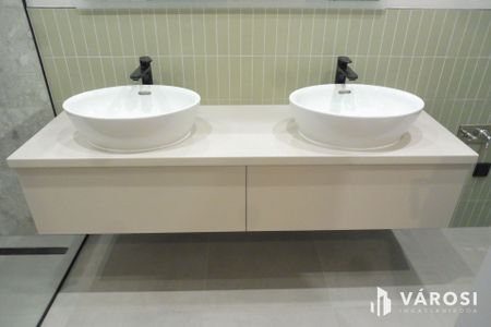 5 Csillagos elsőemeleti lakás Újszegeden Kiadó. - Photo 5