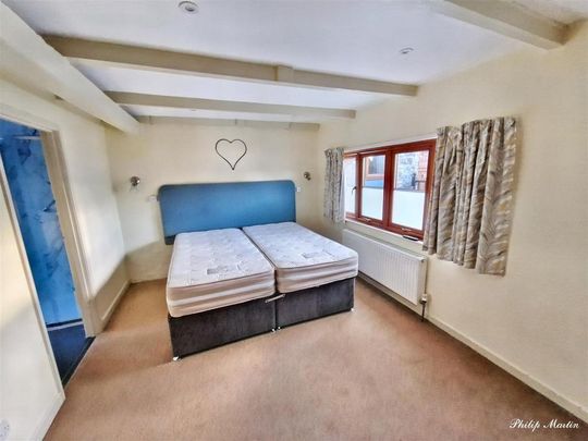 1 bedroom barn conversion to rent - Photo 1
