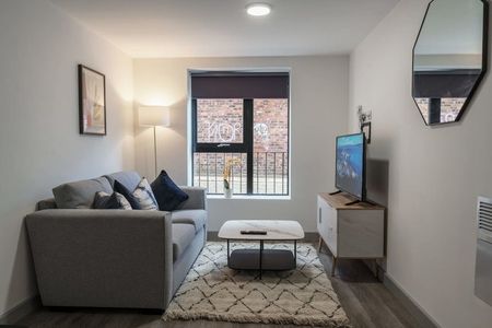 Roscoe Street - Photo 2