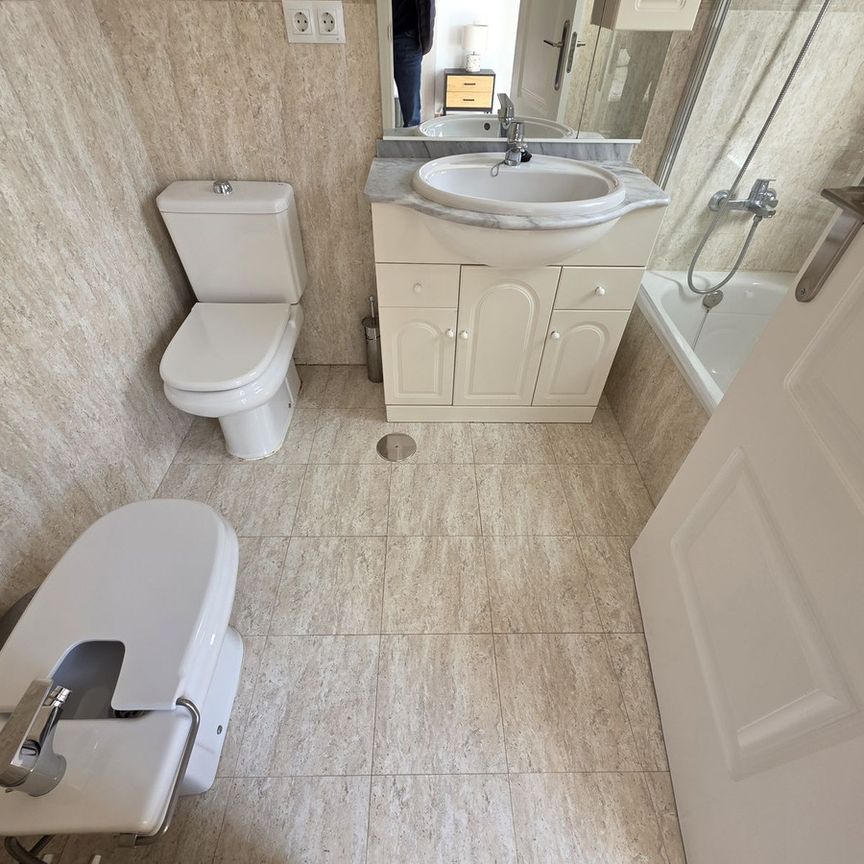 Townhouse · Benahavís - Photo 1