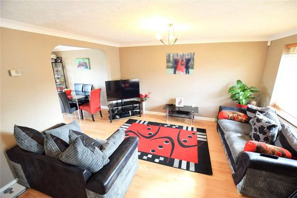 3 bedroom semi-detached house to rent - Photo 1