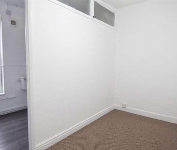 Alvechurch Road, Birmingham, West Midlands, B31 - Photo 2