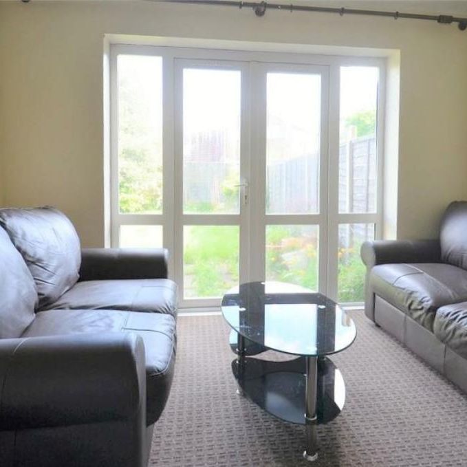 5 bedroom house to rent - Photo 1