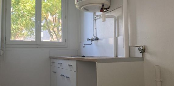 Location Appartement 2 pièces 46m² LISIEUX 14100 - Photo 2