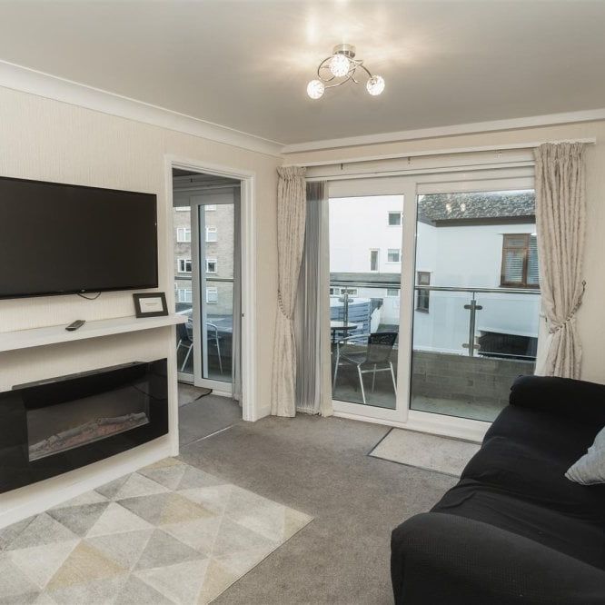 Clarence Street, Dartmouth - Photo 1