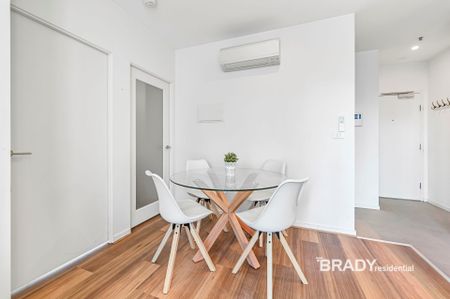 3608/5 Sutherland Street, Melbourne - Photo 3