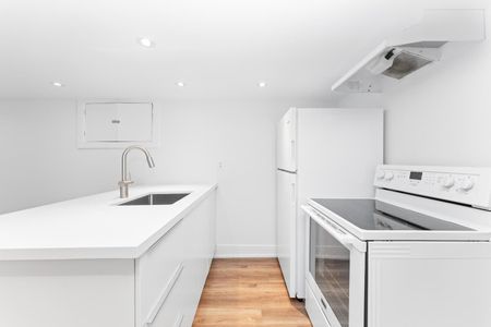 For Lease - 414 Northcliffe Boulevard Unit# BASEMENT, Toronto, Ontario - Photo 3