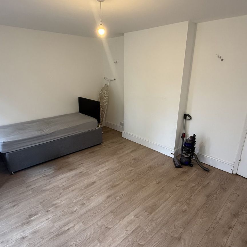 4 bedroom house to rent - Photo 1