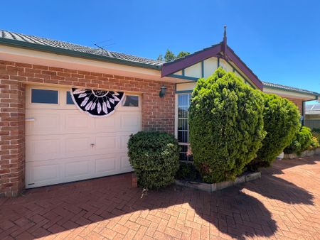 YOUNG 2 BEDROOM VILLA - Photo 2