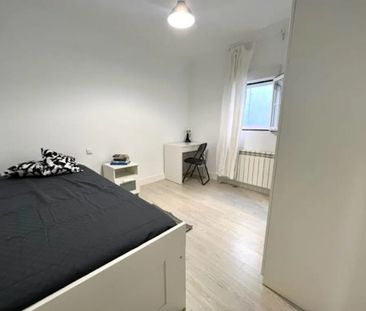 Calle de Isidro Fernández, Madrid, Community of Madrid 28034 - Photo 6